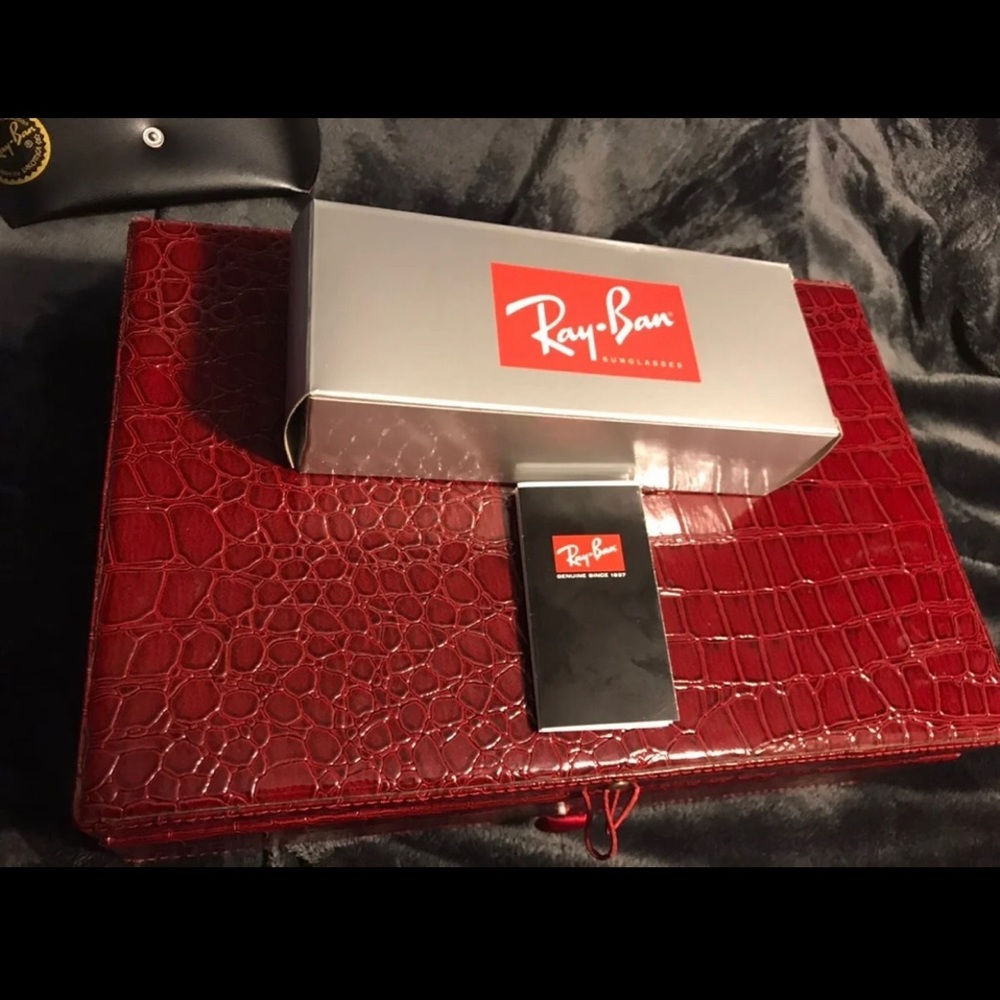 Ray•Ban Sunglasses - Picture 4 of 8